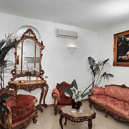 Bussola Hotel