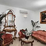 Bussola Отель