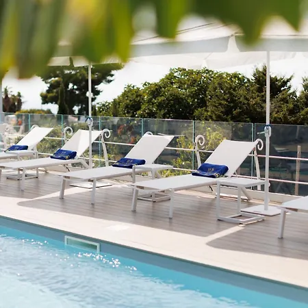 Bussola Hotel 3*
