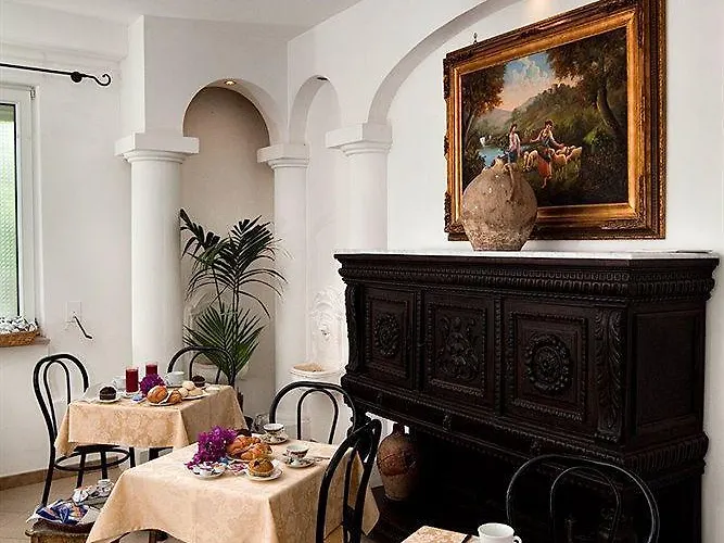 Bussola Hotel 3*