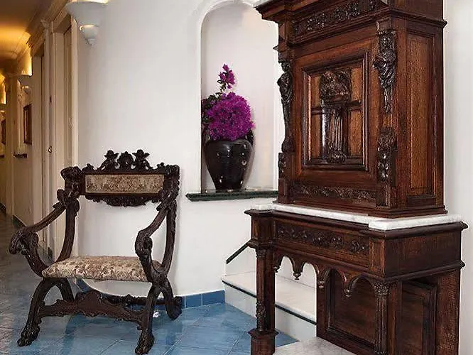 Bussola Hotel 3*